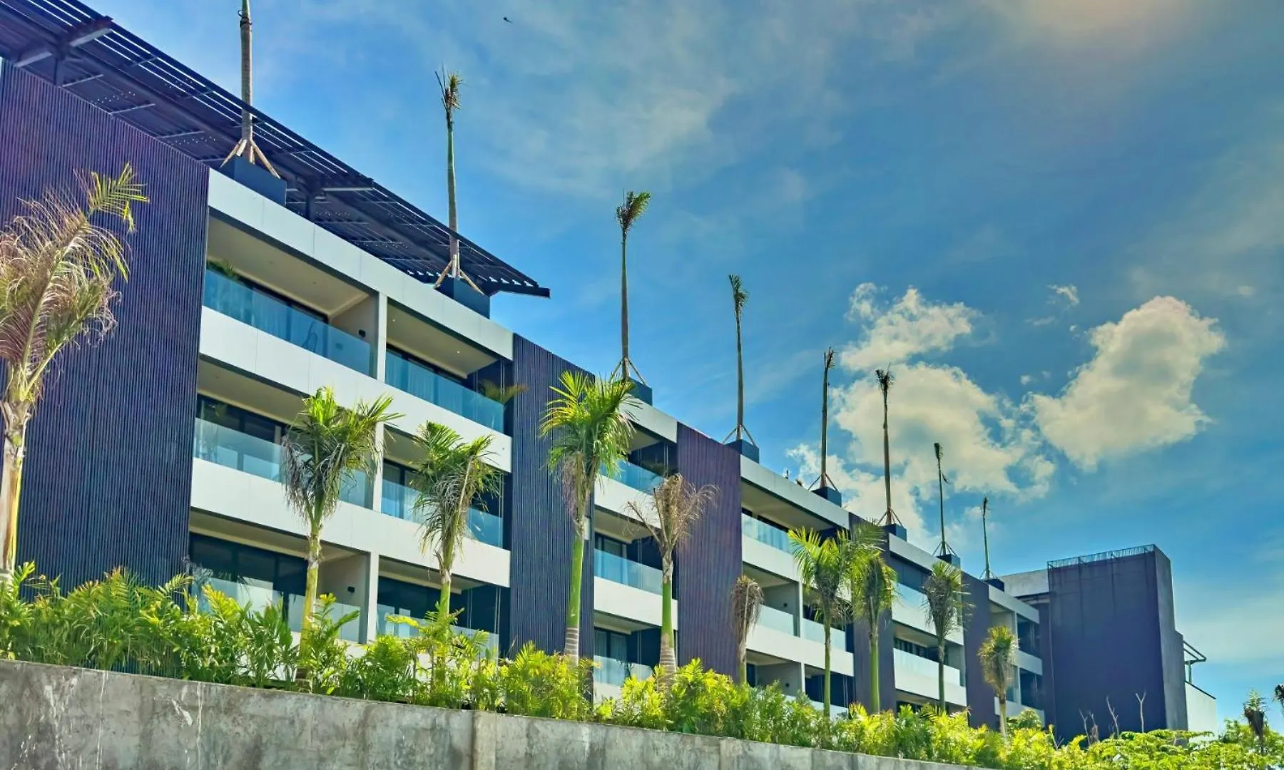 The One Umalas Aparthotel Canggu  0*, Canggu (Bali)