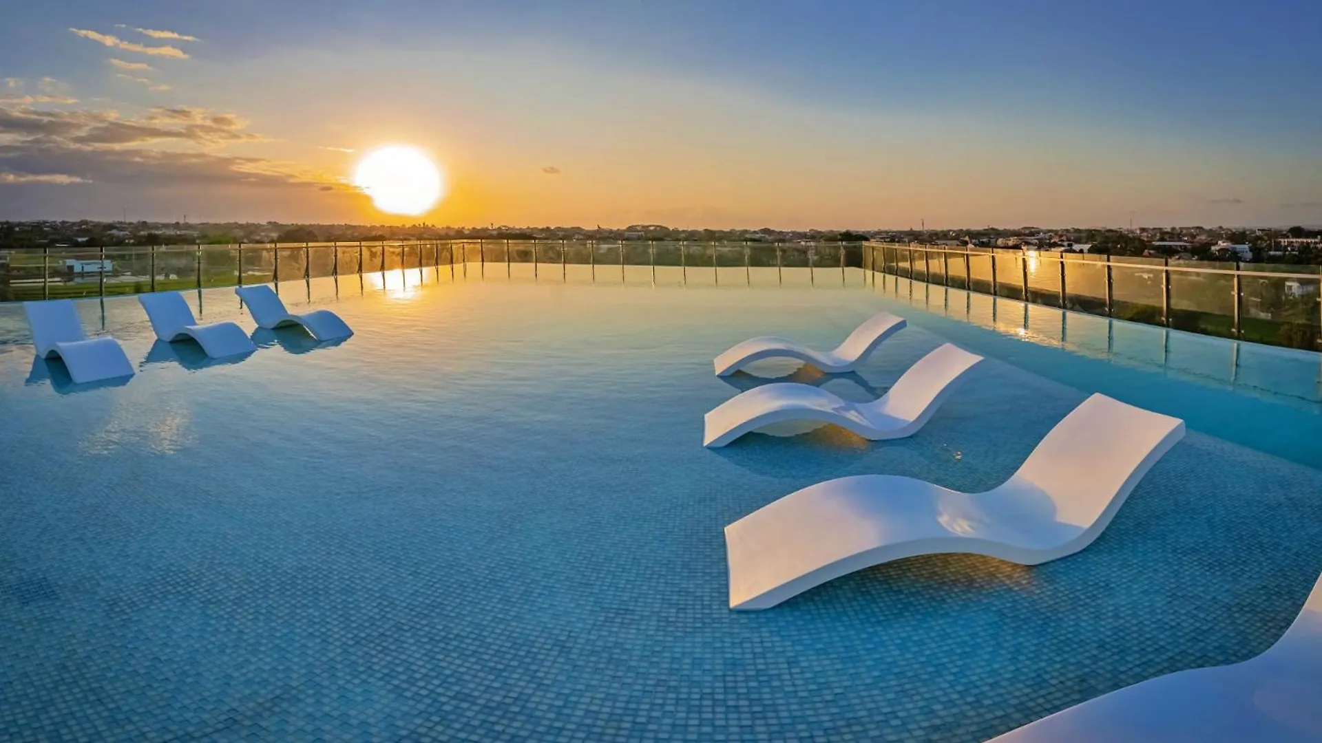 The One Umalas Aparthotel Canggu   Canggu (Bali)