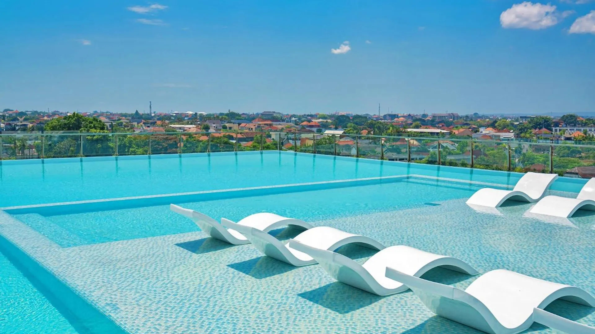 The One Umalas Aparthotel Canggu   Canggu (Bali)